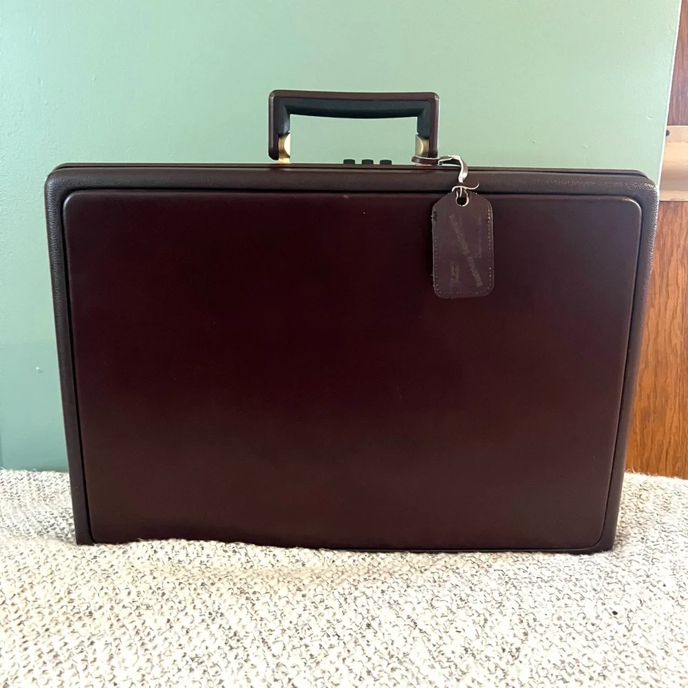 Briefcase American tourister cowhide burgundy